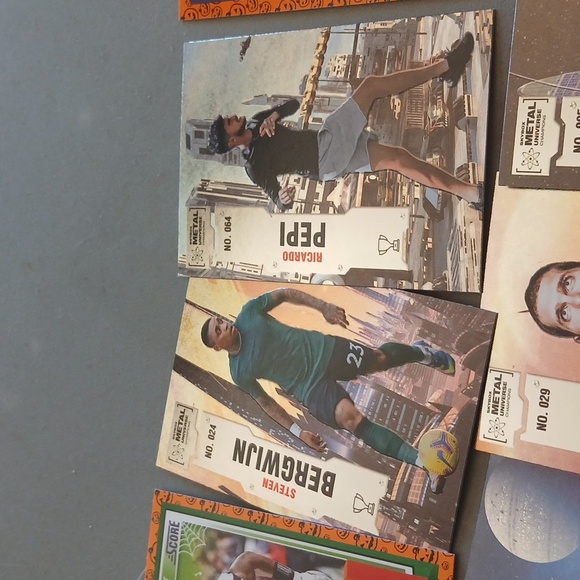 Assorted Sports Trading Cards Collection - Picture 7 of 12